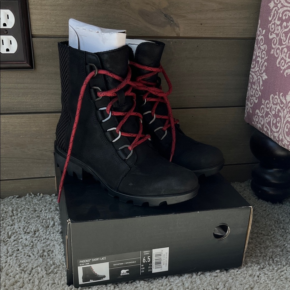 Sorel Black Lace-Up Ankle Boots with Red Laces